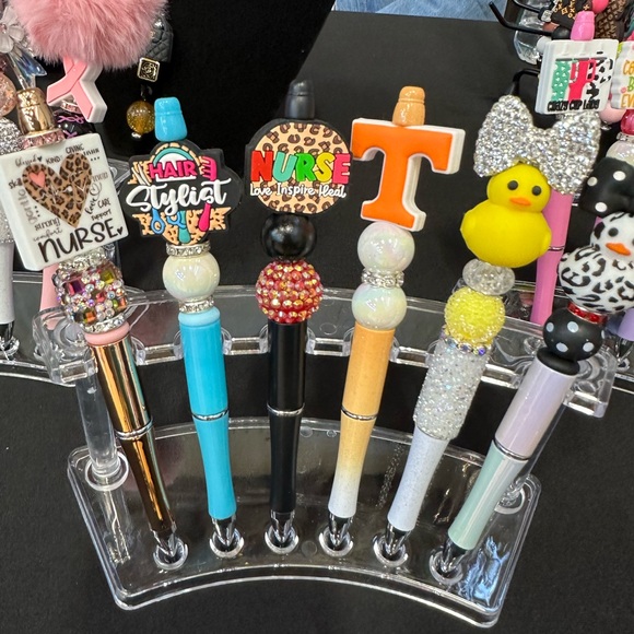 @Meranda_p_13
Badge Reels, Pens etc - Picture 7 of 8